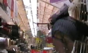 看看照片名人的赤裸裸的自由放养在红发和酒精的不容忍现象